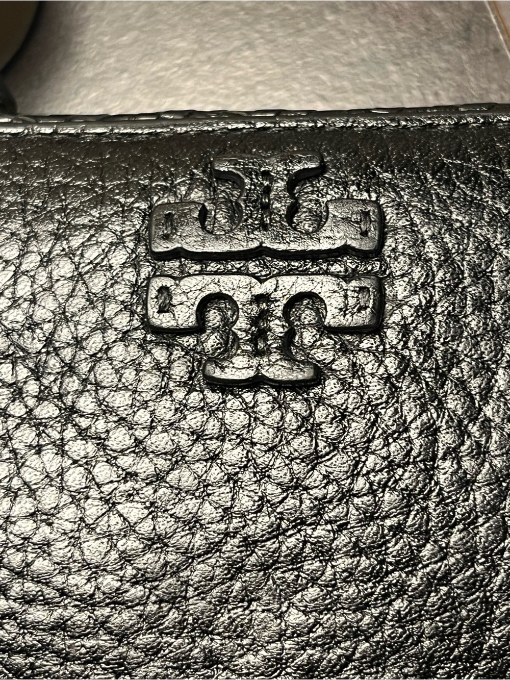 Tory Burch Taylor Mini Black Pebbled Leather Zip Wallet EUC - Picture 12 of 13